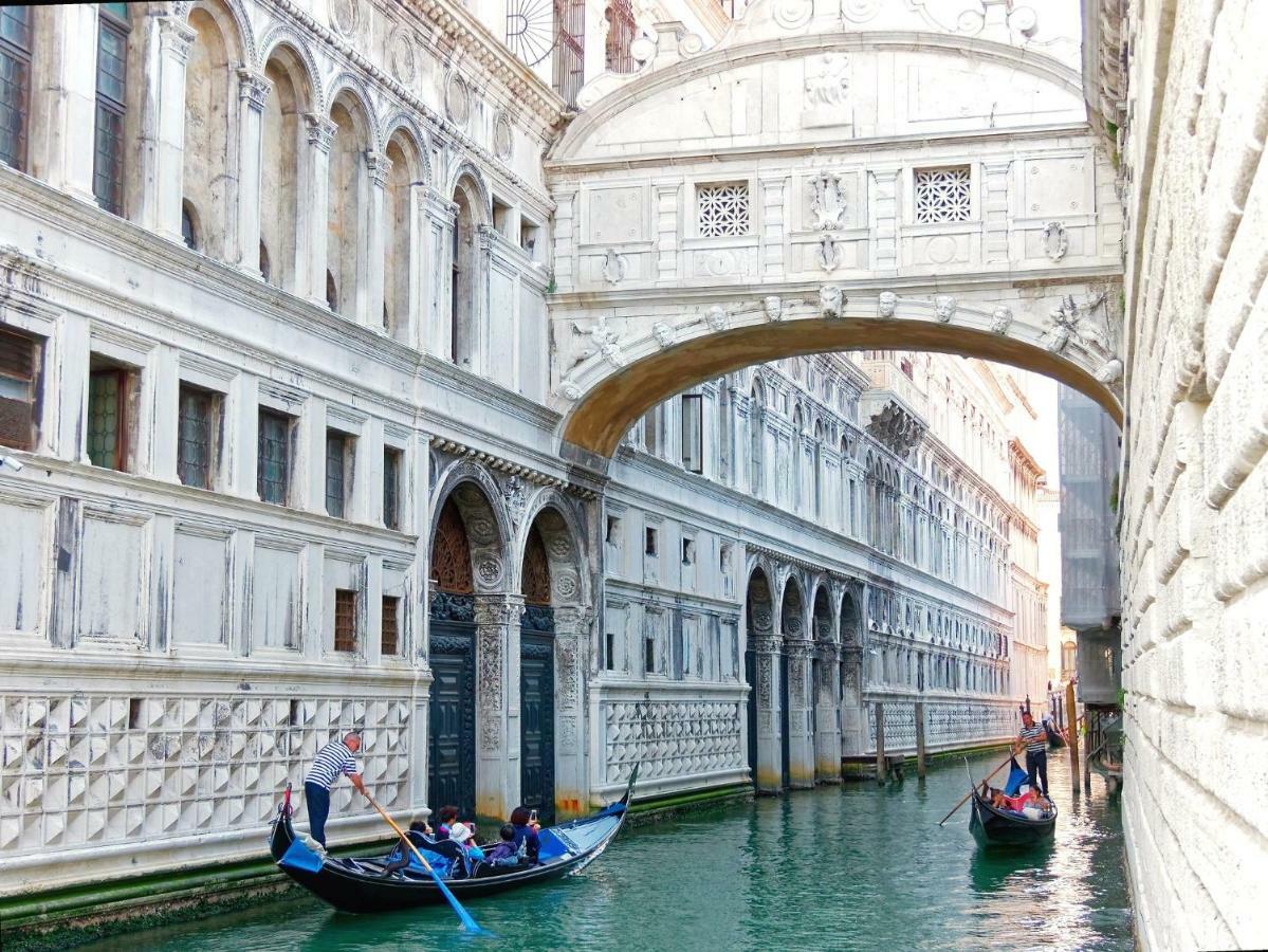 Ca Zulian Amazing Canal View Apartment Veneţia Exterior foto