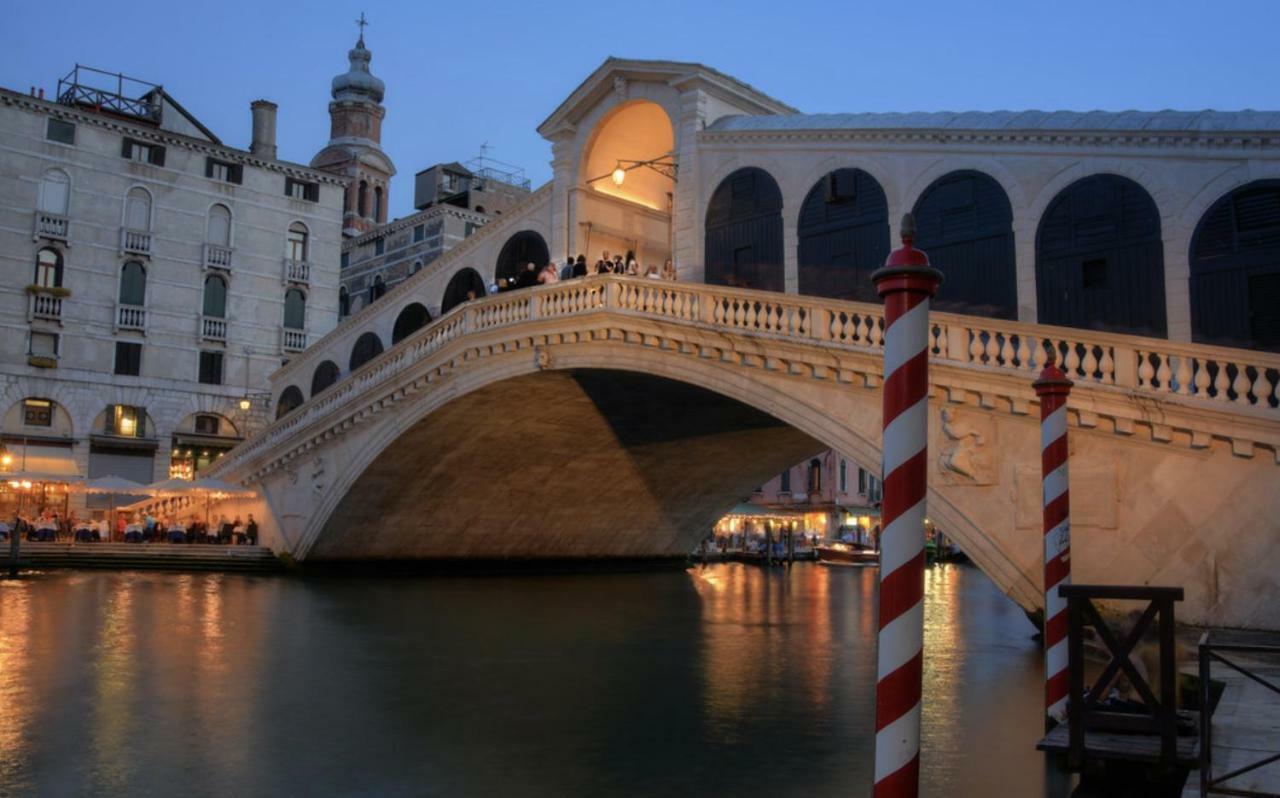 Ca Zulian Amazing Canal View Apartment Veneţia Exterior foto